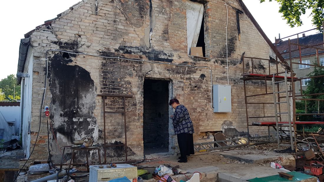 Odbudowa domu Pogorzelców